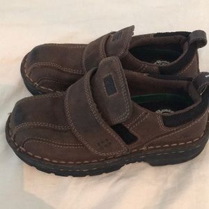 Buster Browns adorable little boys shoes in Genuine leather .